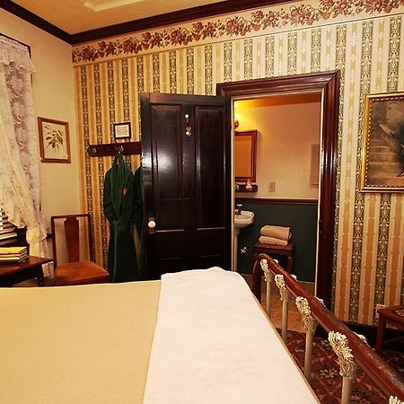 The National Hotel Джеймстаун Номер фото
