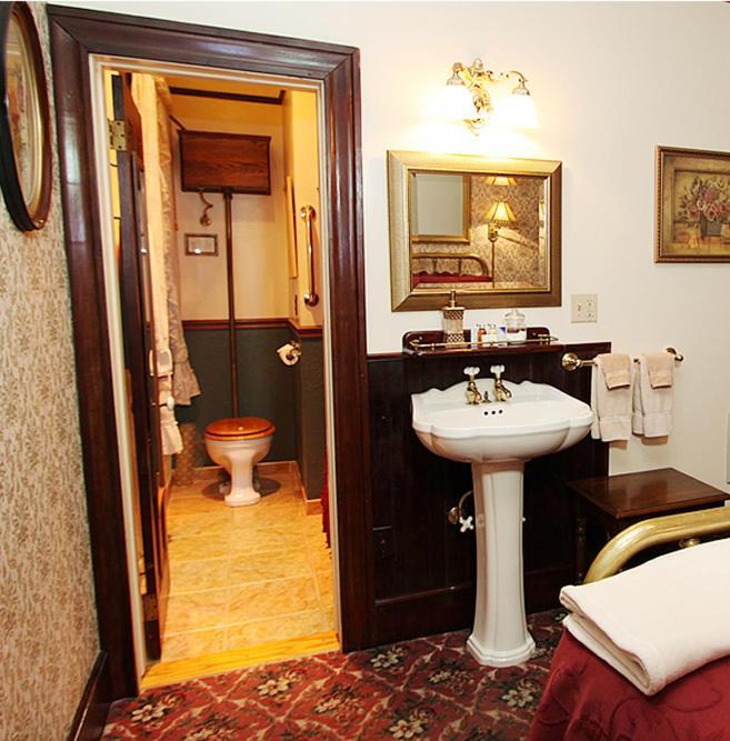 The National Hotel Джеймстаун Номер фото