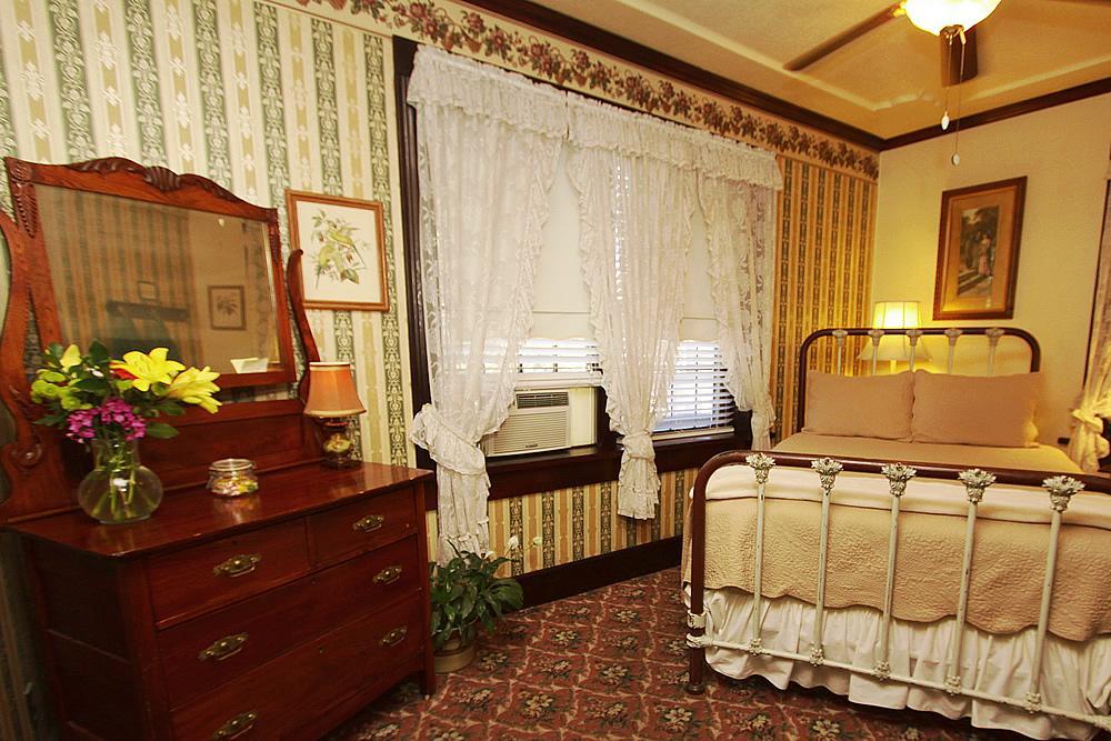 The National Hotel Джеймстаун Номер фото